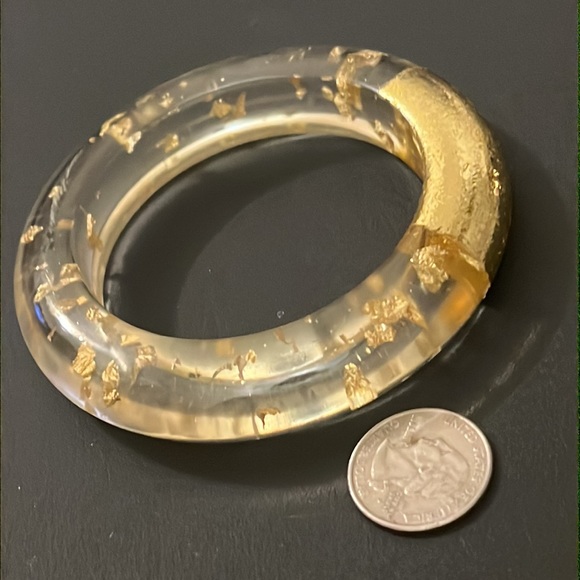 Vintage Art Deco 12KT Gold Dust Flake Infused Clear Lucite Chunky Bangle - Picture 9 of 12